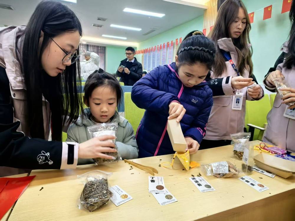 长生桥镇组织开展儿童关爱活动-重庆市南岸区人民政府网